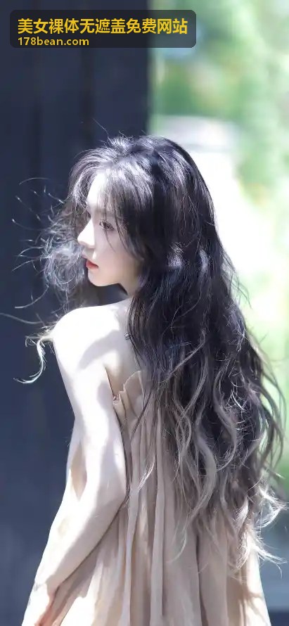 神秘森林：林间的精灵 - 美女裸体无遮盖免费网站高清写真